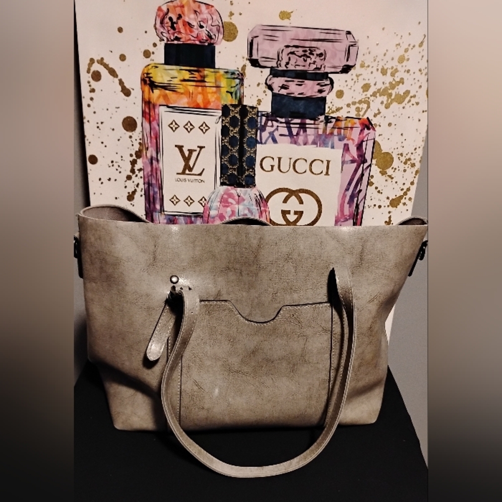 Giulia's Elegant White&Grey Soft Tote Gorgeous Bag - Picture 2 of 3